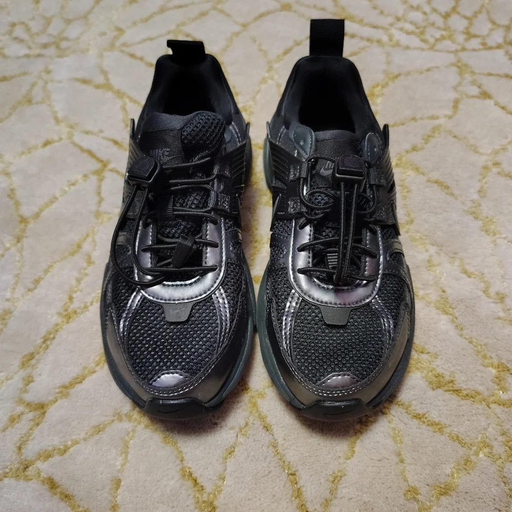Nike Women's V2K Run Shoes Black